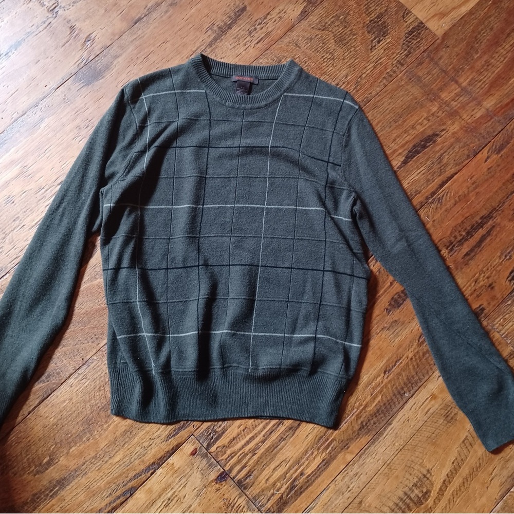 Dockers Green Crewneck Sweater Versatile Knit Design